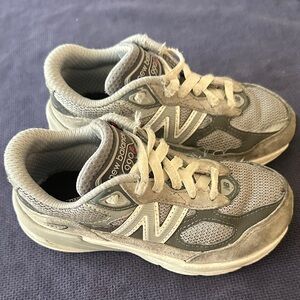New Balance Kids Sneakers in Gray and White